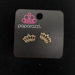 Paparazzi Fashion Jewelry Lotus Pond Gold Tone Post Earrings